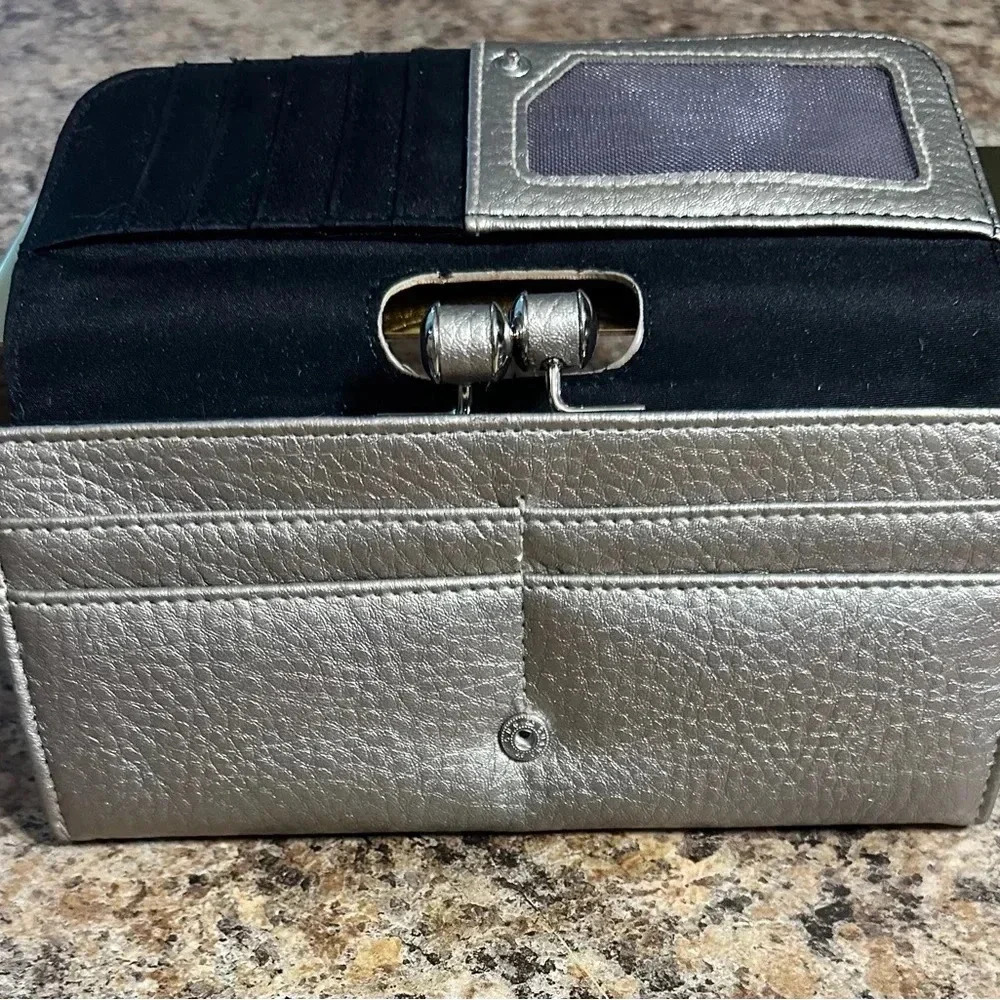 Tahari Metallic Silver Wallet with Kiss Lock Closure Identity Protect Lining - Picture 4 of 12